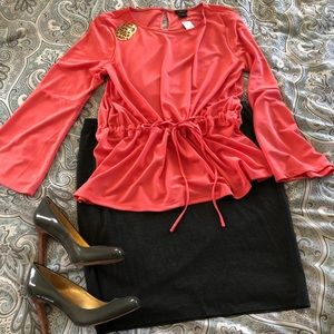 Gorgeous coral Ann Taylor blouse! 🌺